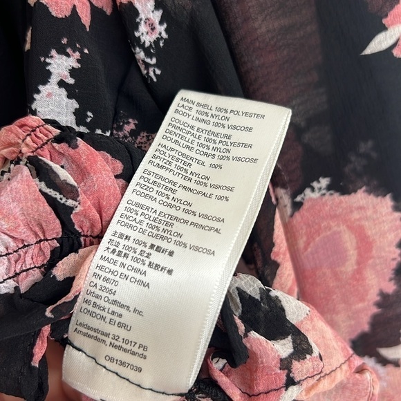 Free People Daphne Blouse in Black Pink Floral Lace Long Sleeve Top Size Small - Picture 13 of 13